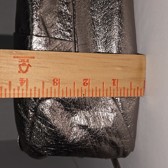 Elliot Lucca Metallic Leather Hobo Shoulder Purse - Picture 15 of 16